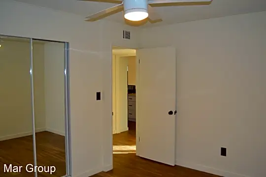 8501-49 Glenhaven Photo 2