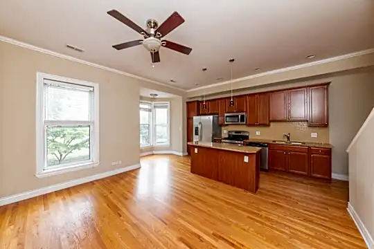 3154 S Prairie Ave 2 Photo 2