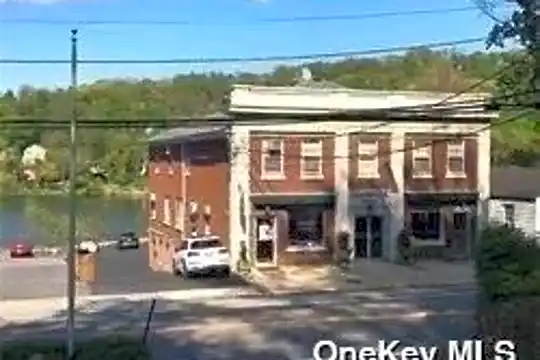 41 Main St Photo 1