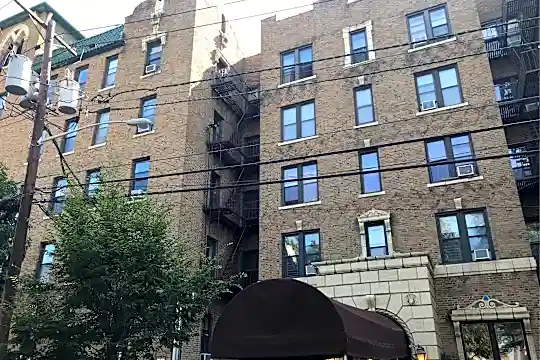 65 Bergen Ave Photo 2