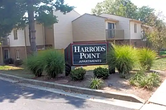 Harrods Point Apartments Photo 1