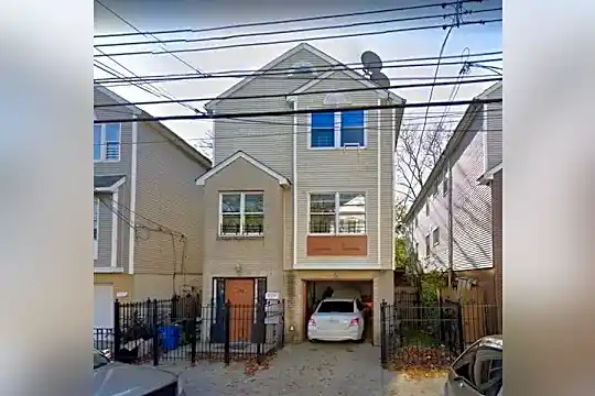 153 Wilkinson Ave #3 Photo 1