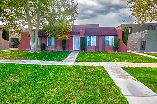 4674 Monterey Cir #1 Photo 1