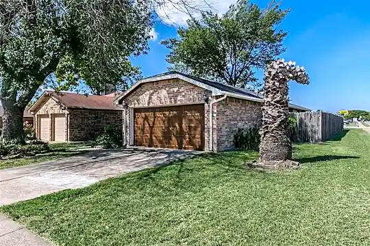 1151 Monterrey Trail Photo 2