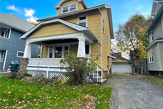 707 Parsells Ave Photo 1