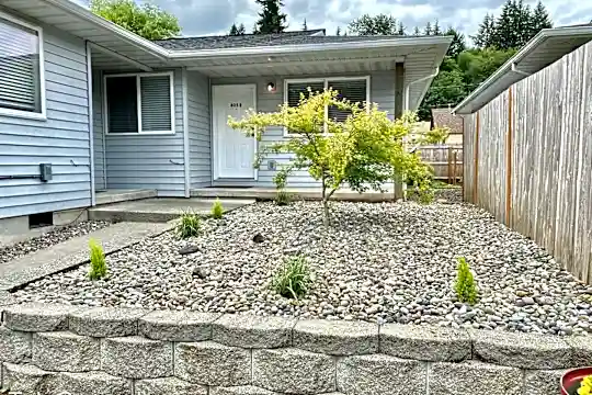 405 NW Arden Ave Photo 2