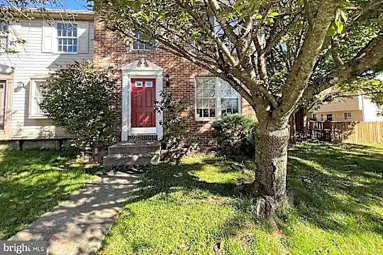 9 Hunt Cup Cir Photo 1