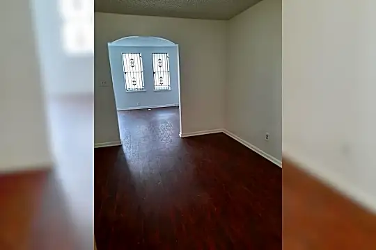 3006 Ruth St Photo 1