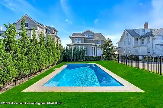 1609 Ocean Ave Photo 1
