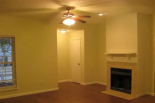 1820 Lemonwood Cir Photo 1