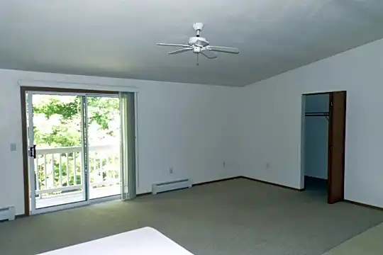 Oconto Park Apartments Photo 2