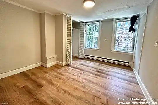 7 Warwick St Photo 1