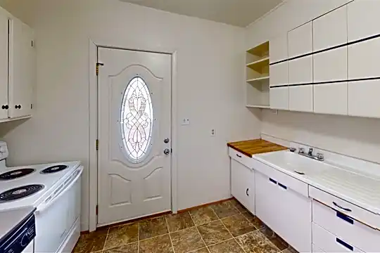 216 Hill St Photo 1