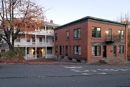 18 Main St Photo 1