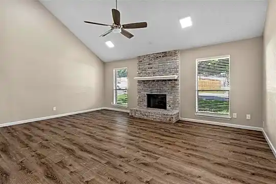 9253 Highedge Cir Photo 2