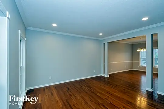 6996 Buffalo Dr Photo 2