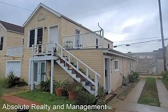 4114 Ave S Photo 1