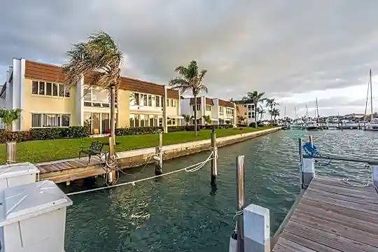 1315 Bayshore Dr #204 Photo 2