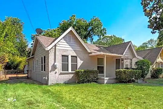 2902 Reed Ln Photo 2