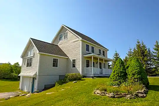 1326 Maple Hill Rd Photo 2