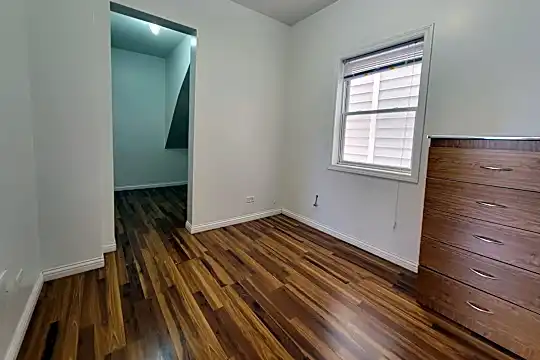 2505 N Clybourn Ave #1 Photo 2
