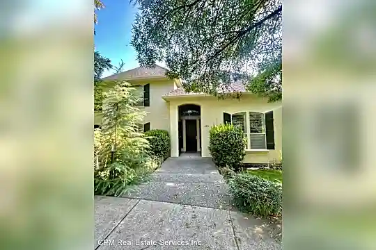 472 Lindsay Ln Photo 1