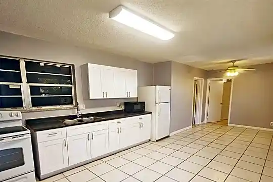 1390 Riverland Rd #2 Photo 1
