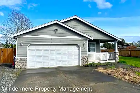 8236 Chilliwack Rd Photo 1