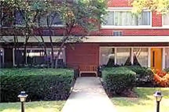 Garden House Apartments Photo 1
