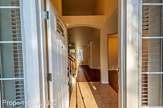 6303 Faulkner Ridge Dr Photo 2