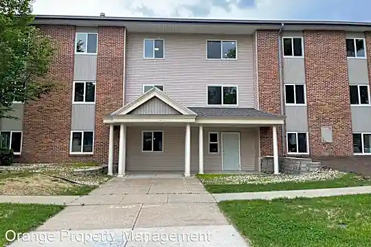 4001 Holdrege St Photo 2
