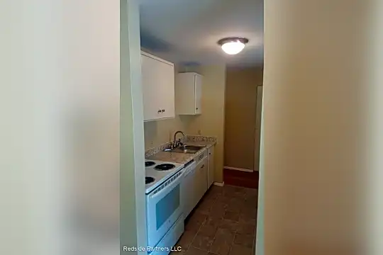 525 East Roy St Photo 2