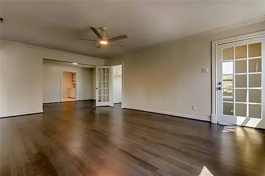 5042 W University Blvd Photo 2