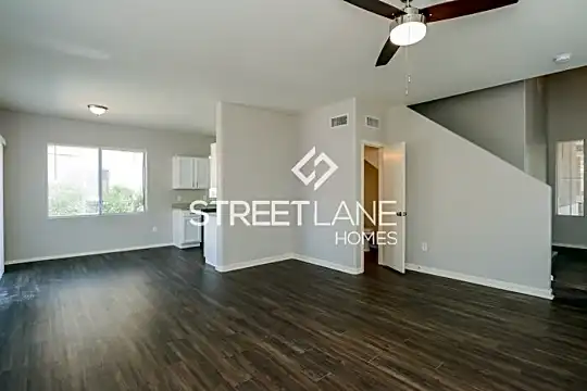 8740 E Lakeview Ave Photo 2