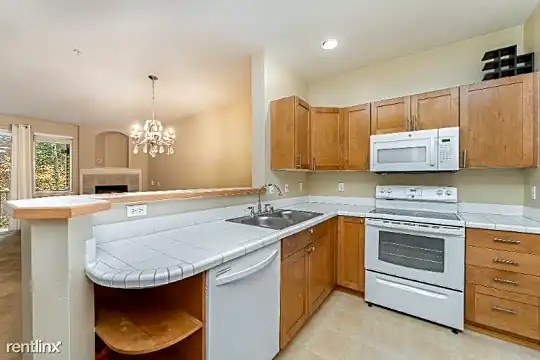 12712 Admiralty Way Photo 1
