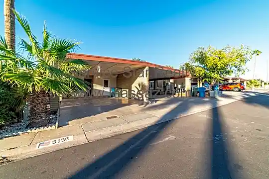 5158 E Monte Vista Rd Photo 2