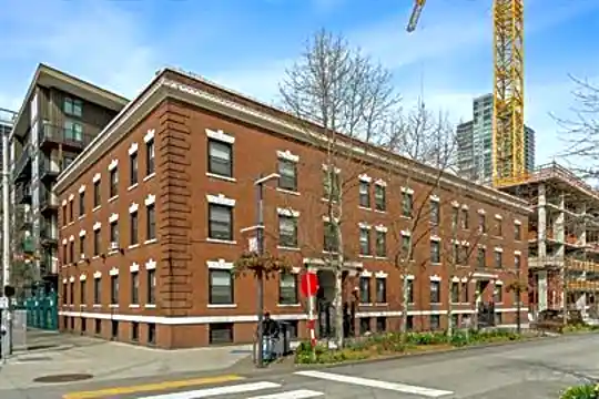 304 Bell St Photo 1