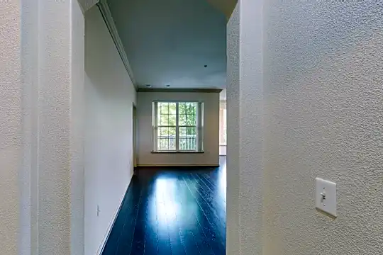 800 West St Photo 1