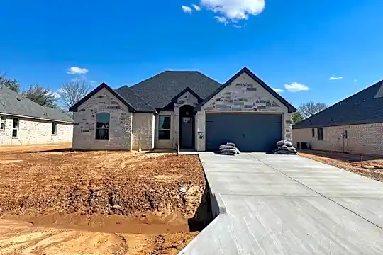 610 Sovereign Dr Photo 1