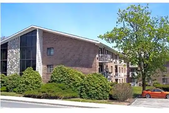 10 Bullocks Point Avenue Apartments