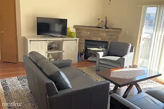 10161 Sutton Dr Photo 1