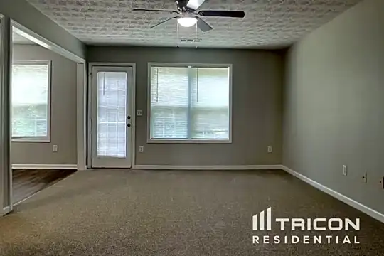 1411 Meadow Court Photo 2