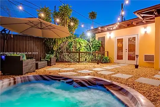 301 SW 69th Ave #0 Photo 1