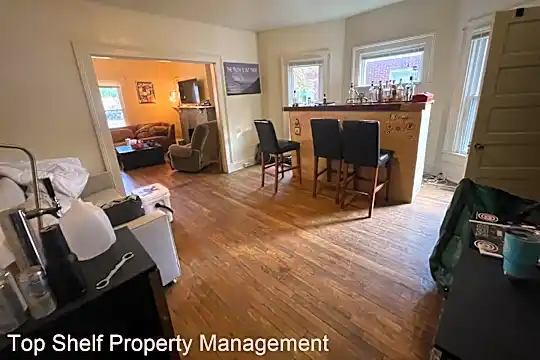 1529 Elizabeth St Photo 2