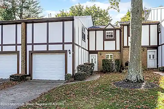 31 Willow Ln Photo 1