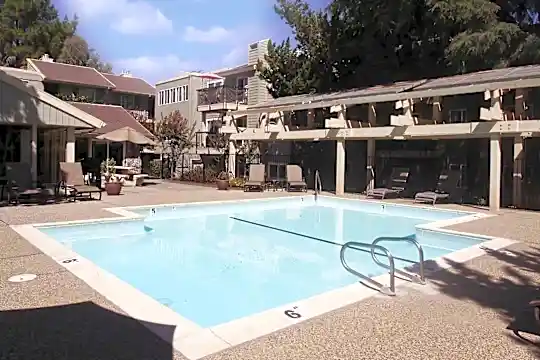 Stonegate Village Photo 1