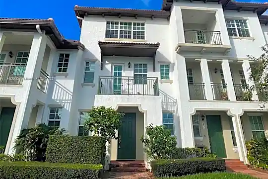 2929 SW 119th Way #2929 Photo 1