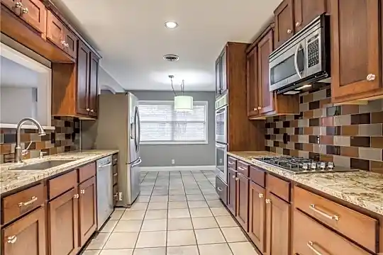 3751 Crown Shore Dr Photo 2