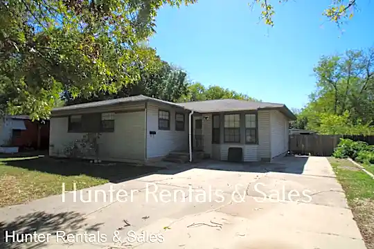 706 Dunn Cir Photo 1