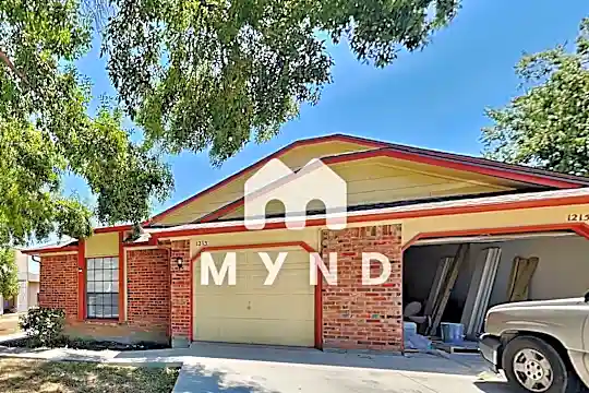 1213 Hyridge St Photo 1